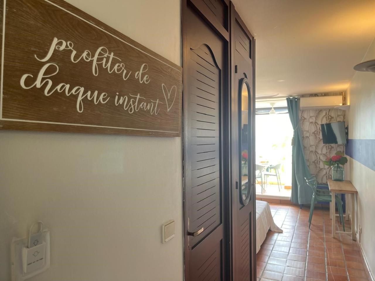 L'Escale Bleue Apartamento La Trinité Exterior foto